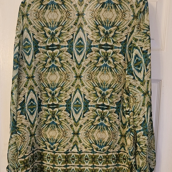 Jones New York  Women's dress sports shirt blouse. - Picture 3 of 3